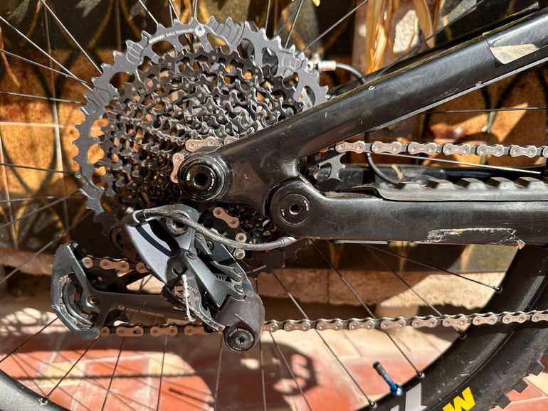 Used Canyon Torque 29 CF 7 2022 with some upgrades 2022 Mountainbike, Black — image 4 of 30