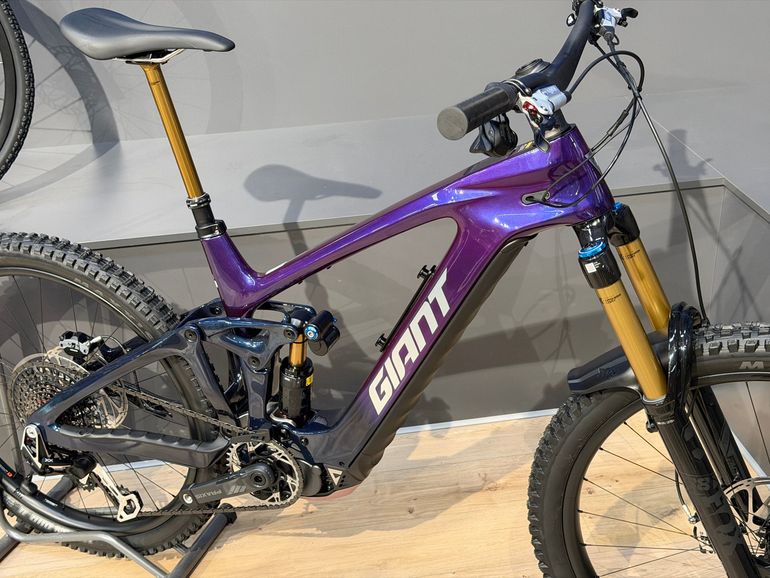 Gebrauchtes Giant Reign Advanced E+ 0 2026 2026 Mountainbike, Violett, 27.5 — Bild 2 von 16
