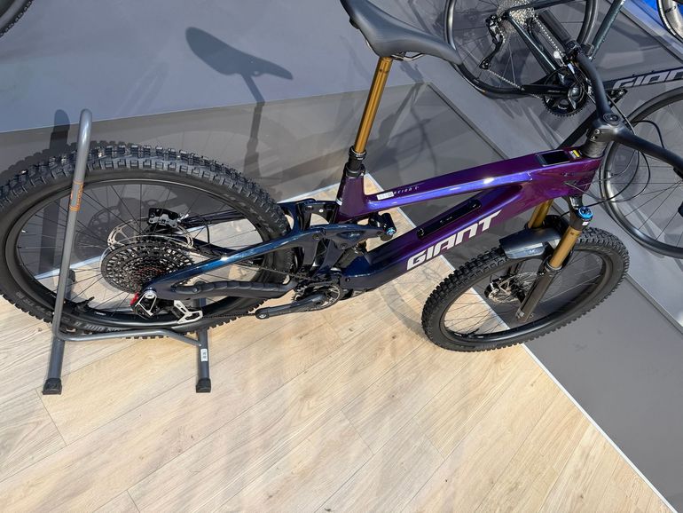 Gebrauchtes Giant Reign Advanced E+ 0 2026 2026 Mountainbike, Violett, 27.5 — Bild 5 von 16