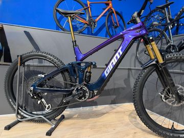 Gebrauchtes Giant Reign Advanced E+ 0 2026 2026 Mountainbike, Violett, 27.5 — Bild 8 von 16