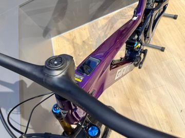 Gebrauchtes Giant Reign Advanced E+ 0 2026 2026 Mountainbike, Violett, 27.5 — Bild 13 von 16
