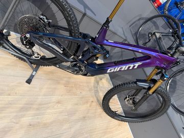 Gebrauchtes Giant Reign Advanced E+ 0 2026 2026 Mountainbike, Violett, 27.5 — Bild 9 von 16
