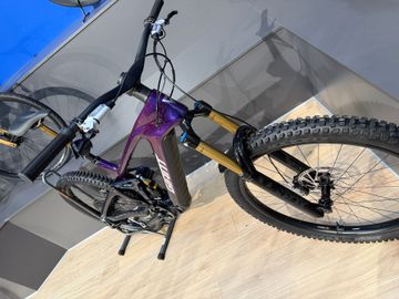 Gebrauchtes Giant Reign Advanced E+ 0 2026 2026 Mountainbike, Violett, 27.5 — Bild 10 von 16