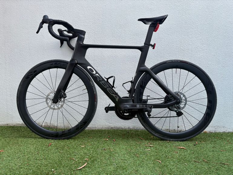 Brugt Orbea Orca Shimano 105 Di2 2024 Road & Gravel — billede 2 af 14