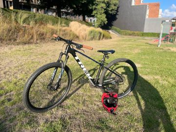 Gebrauchtes Trek Marlin 4 Gen 2 2025 2025 Mountainbike, Schwarz, 27.5, 29 — Bild 2 von 9