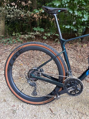 Used Giant Revolt Advanced 2 2022 2022 Road & Gravel, Blue — image 2 of 5