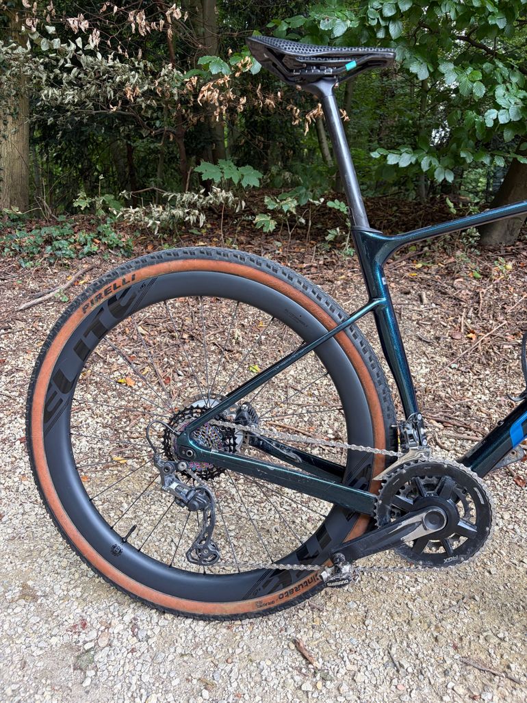 Used Giant Revolt Advanced 2 2022 2022 Road & Gravel, Blue — image 2 of 5
