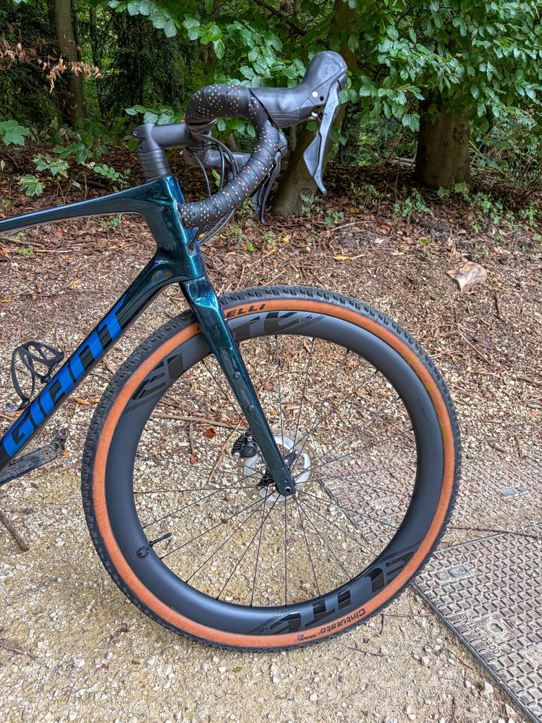 Used Giant Revolt Advanced 2 2022 2022 Road & Gravel, Blue — image 3 of 5