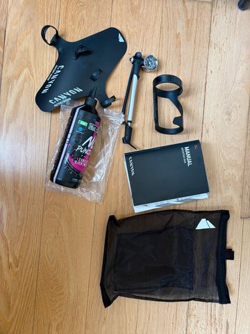 Canyon Strive CF 8.0 2020 2020 Mountainbike d'occasion — image 20 sur 22