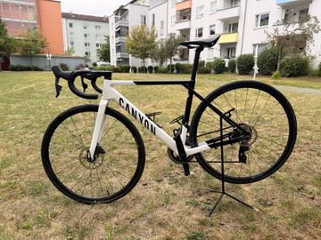 Gebrauchtes Canyon Ultimate CF SL 7 AXS 2024 2024 Road & Gravel, Schwarz — Bild 2 von 10