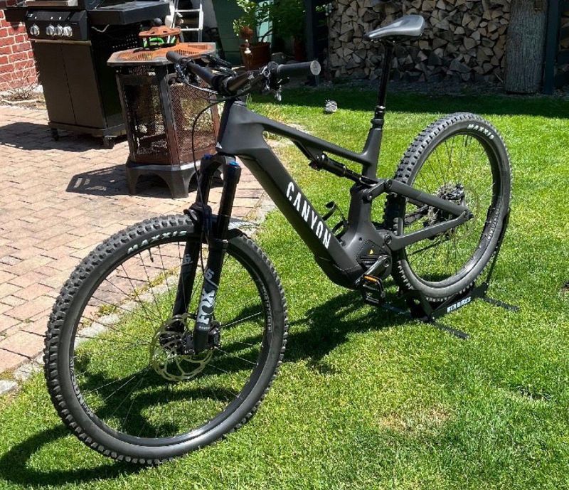 Used Canyon Spectral:ON CF 8 2022 2022 MTB