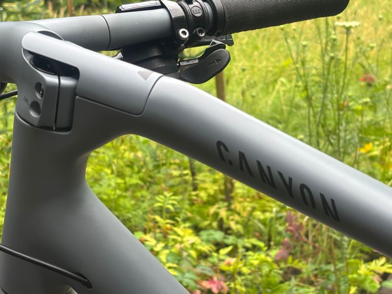 Gebrauchtes Canyon Commuter 9 LTD 2022 2022 Urban, Hellgrau — Bild 2 von 8