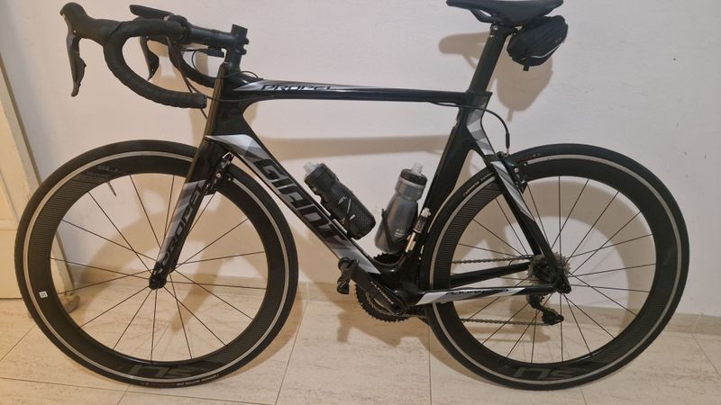 Used Giant Advenced 0 2018 Road & Gravel