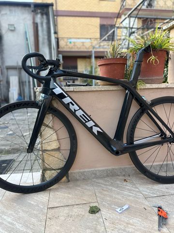 Used Trek Madone 9.5 2018 2018 Road & Gravel, Black — image 3 of 3