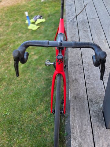 Lapierre Xelius SL 9.0 2024 2024 Road & Gravel usato, Rosso — immagine 2 di 3