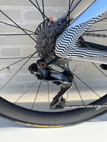 Używany Canyon CFR Pantone 2026 Road & Gravel — zdjęcie 5 z 13