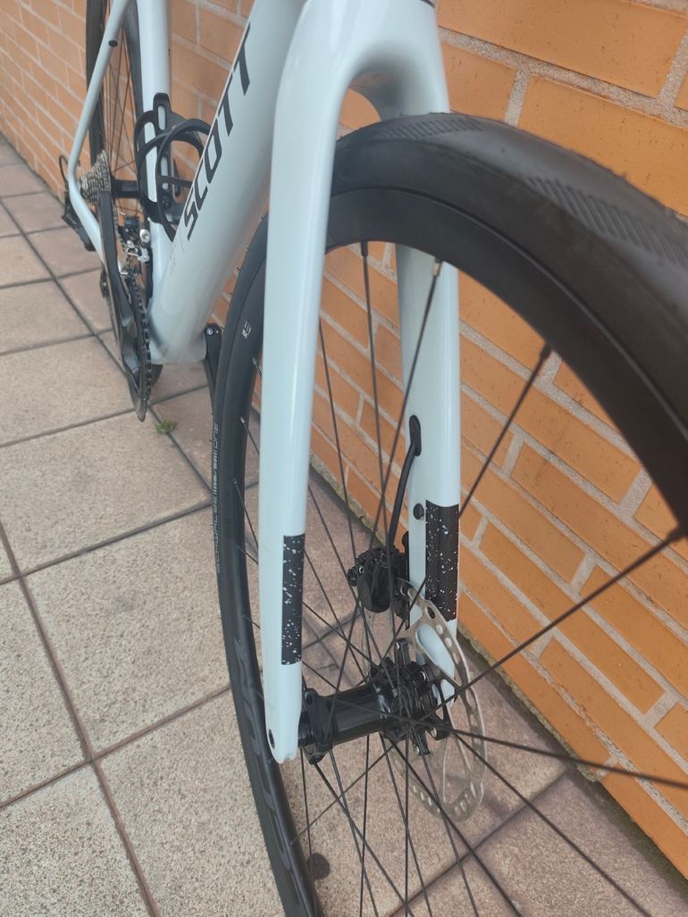Brugt Scott addict 50 2025 Custom Shimano 105 2025 Road & Gravel — billede 4 af 10