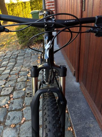 Gebrauchtes Specialized Rockhopper 27.5 2023 2023 Mountainbike, Schwarz, 27.5 — Bild 10 von 12