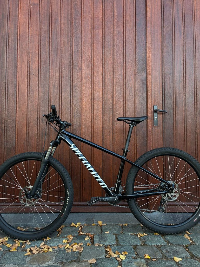 Gebrauchtes Specialized Rockhopper 27.5 2023 2023 Mountainbike, Schwarz, 27.5 — Bild 2 von 12