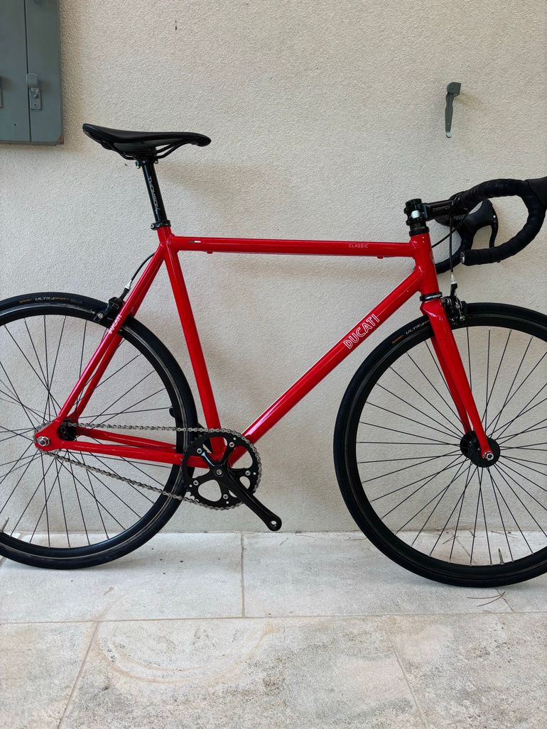 Used Ducati Custom Single Speed / Fixed Gear 2014 Road & Gravel, Red — image 2 of 15