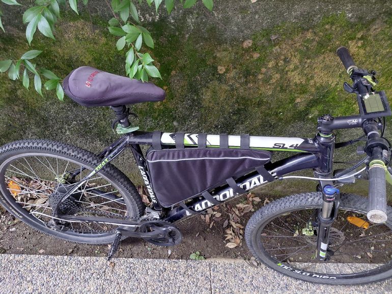 Gebrauchtes Cannondale Trail Shimano Alivio 2010 Mountainbike, Schwarz — Bild 1 von 4