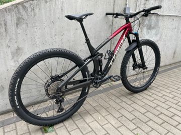 Gebrauchtes Trek Fuel EX 8 2022 2022 Mountainbike, Rot, 27.5, 29 — Bild 2 von 11