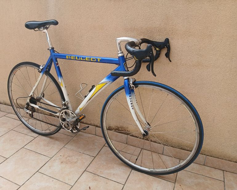 Used Peugeot Custom Campagnolo Veloce 2009 Road & Gravel, Blue — image 3 of 5