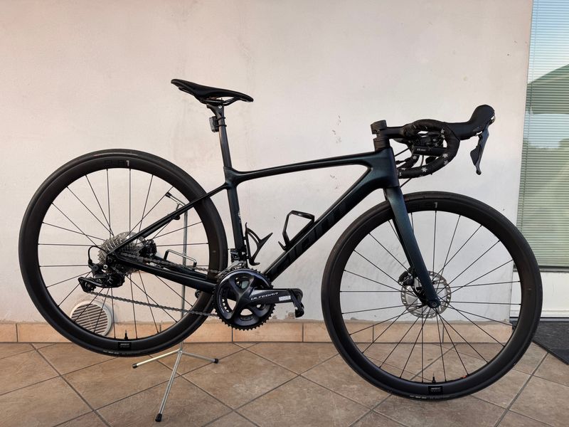 Used Giant Defy, Advanced Pro 2 2021 2021 Road & Gravel
