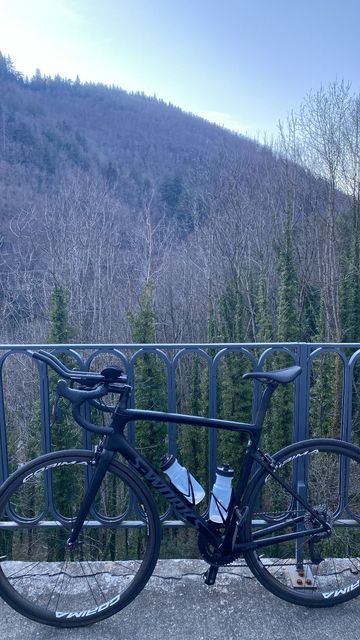 Used Specialized Tarmac SRAM Red eTap 2018 Road & Gravel, Black — image 2 of 7