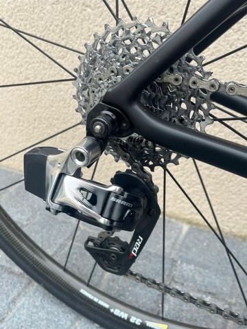 Used Specialized Tarmac SRAM Red eTap 2018 Road & Gravel, Black — image 6 of 7