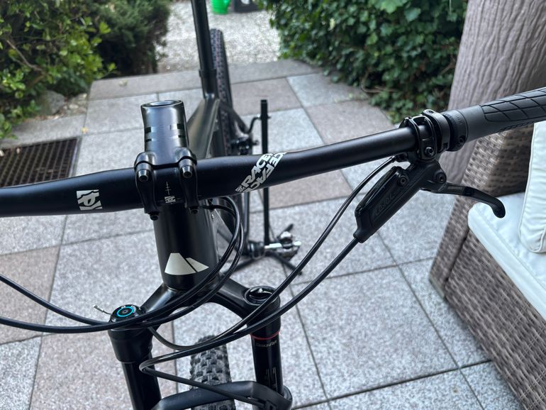 Použité Canyon CF8 SL 2020 Mountainbike — obrázek 15 z 17
