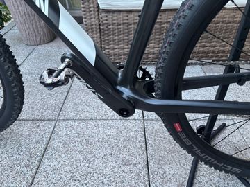 Použité Canyon CF8 SL 2020 Mountainbike — obrázek 11 z 17