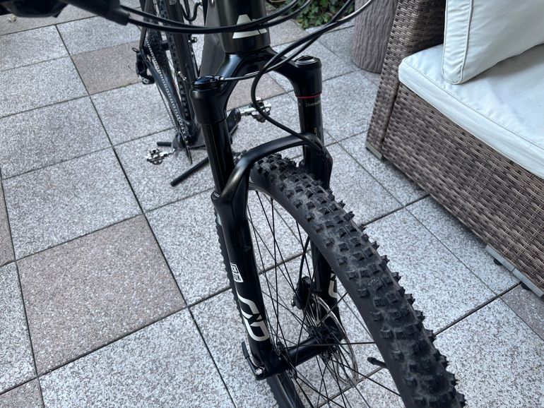 Použité Canyon CF8 SL 2020 Mountainbike — obrázek 14 z 17