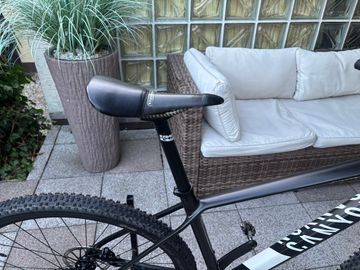 Použité Canyon CF8 SL 2020 Mountainbike — obrázek 8 z 17
