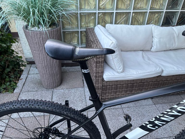 Použité Canyon CF8 SL 2020 Mountainbike — obrázek 8 z 17