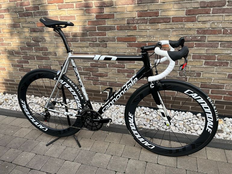 Używany Cannondale Caad SRAM Red 2014 Road & Gravel — zdjęcie 2 z 29