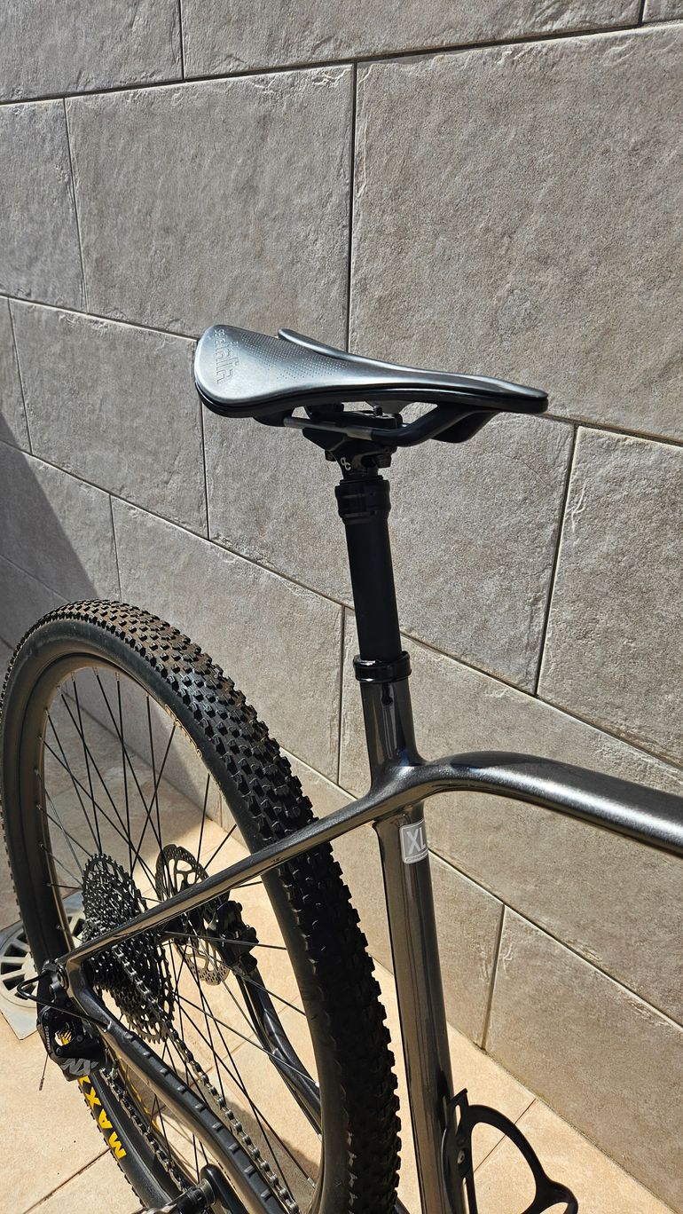 Orbea ALMA M51 2022 2022 Mountainbike usato, Nero — immagine 5 di 8