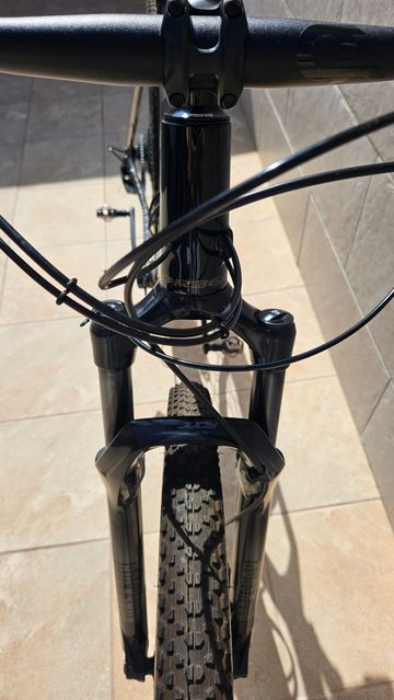 Orbea ALMA M51 2022 2022 Mountainbike usato, Nero — immagine 8 di 8