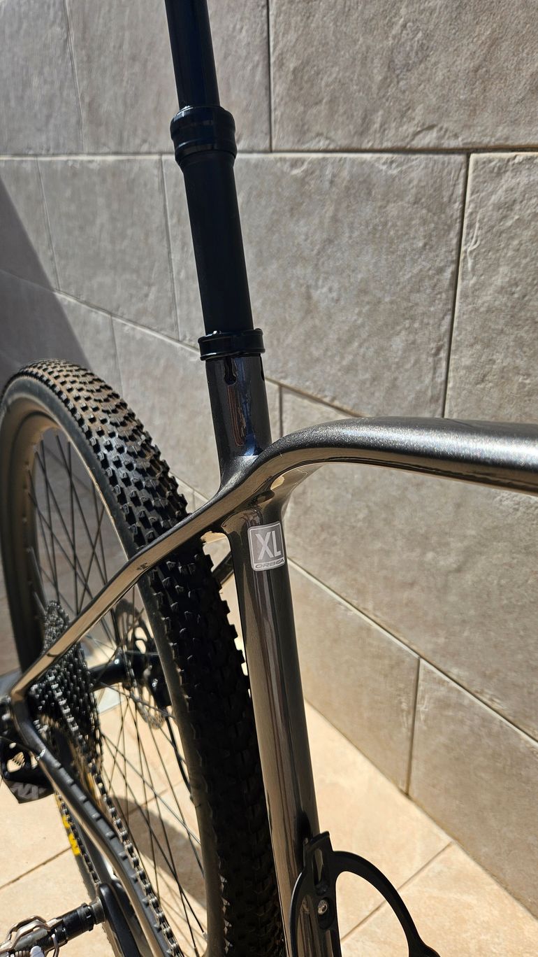 Orbea ALMA M51 2022 2022 Mountainbike usato, Nero — immagine 6 di 8