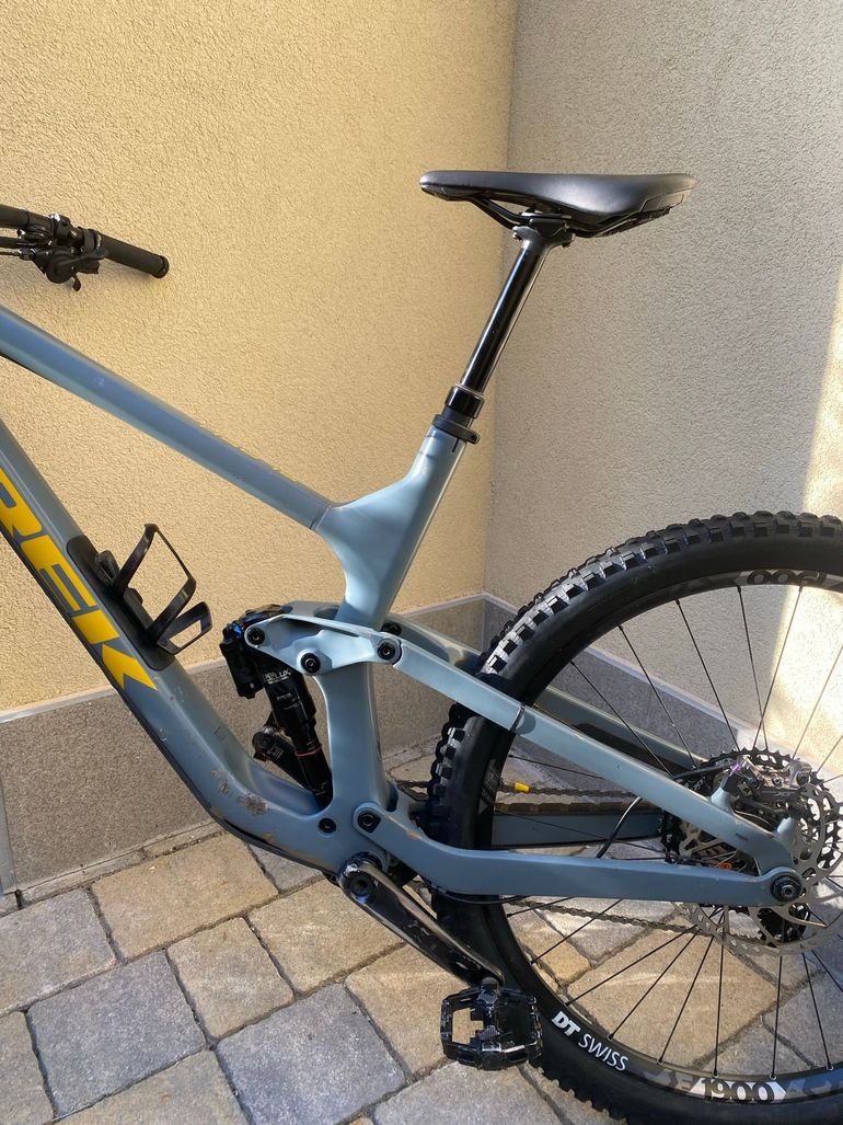 Used Trek Slash 9.8 XT 2022 2022 Mountainbike, Light Gray, 29 — image 11 of 11