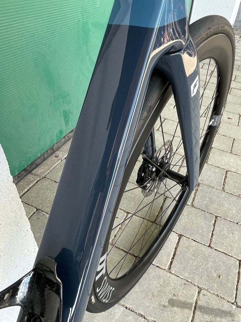 Brugt Focus IZALCO MAX 9.7 2024 2024 Road & Gravel — billede 16 af 25