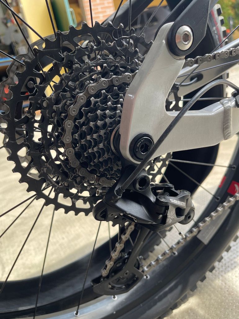 Fantic XMF 1.7 L 2025 2025 Mountainbike usato, Verde — immagine 3 di 7