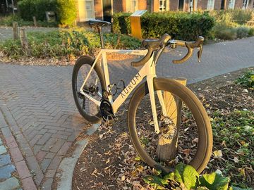 Used Aurum Magma - size 56 - 2022 2022 Road & Gravel, White — image 7 of 15