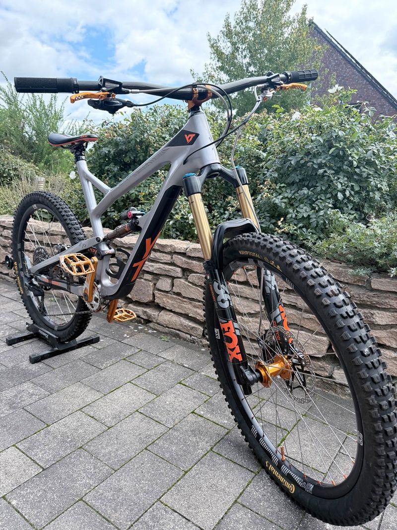 Używany YT Industries Jeffsy 27 CF Pro Race 2018 2018 MTB