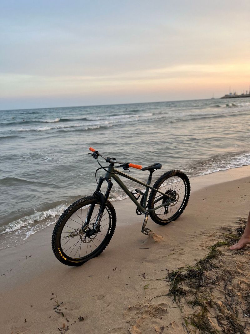 Použité Commencal META HT AM ESSENTIAL 2022 2022 MTB