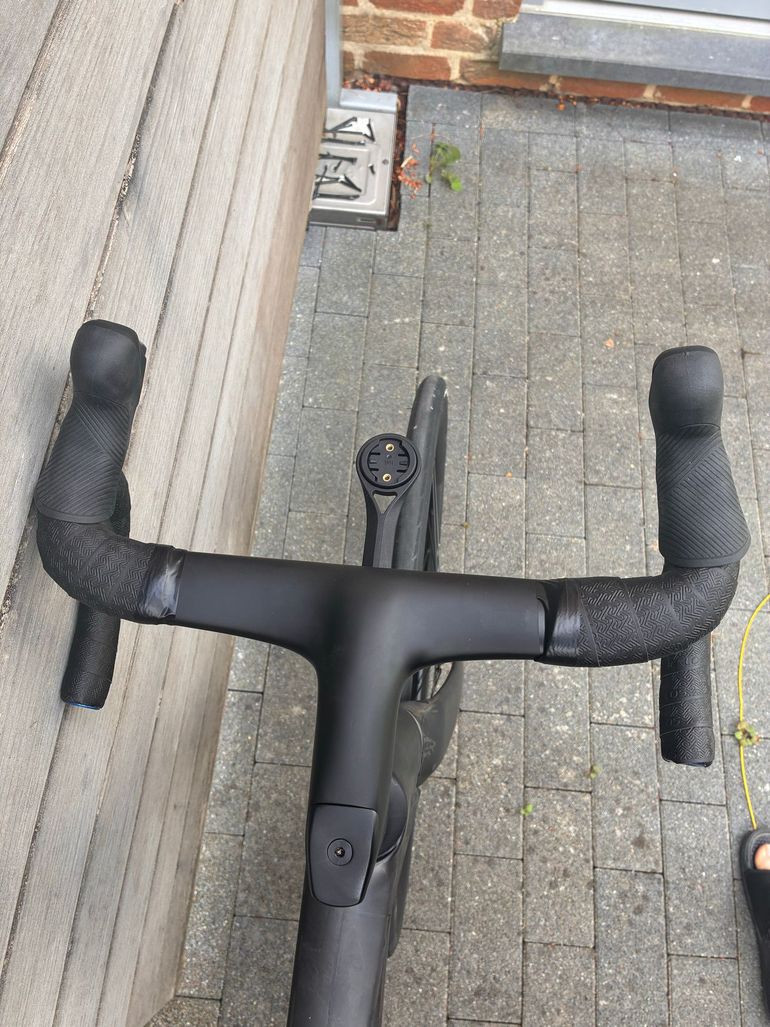 Lightcarbon electronic racefiets 2026 Road & Gravel d'occasion — image 8 sur 9