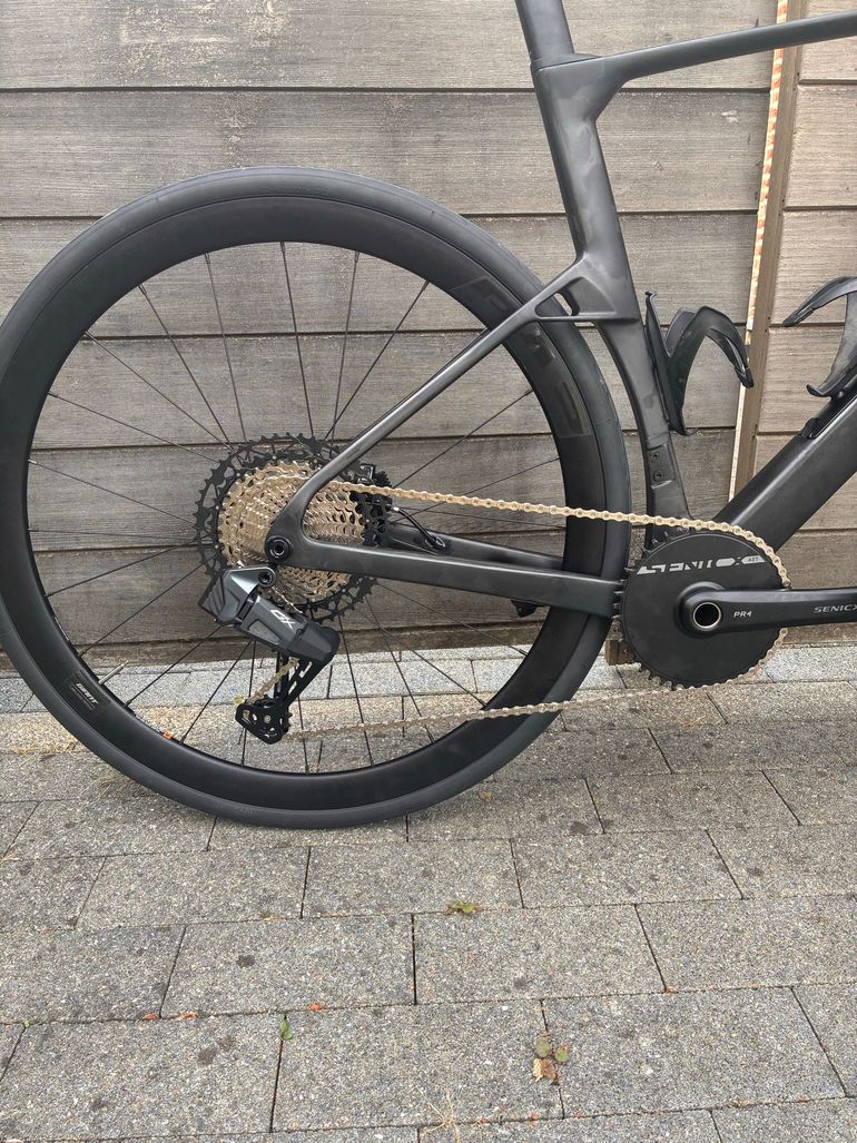 Lightcarbon electronic racefiets 2026 Road & Gravel d'occasion — image 2 sur 9