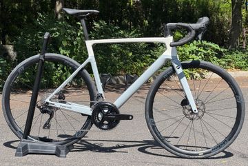 Brugt Focus IZALCO MAX 8.7 2024 2024 Road & Gravel — billede 1 af 19