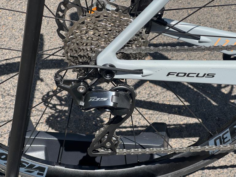 Brugt Focus IZALCO MAX 8.7 2024 2024 Road & Gravel — billede 3 af 19