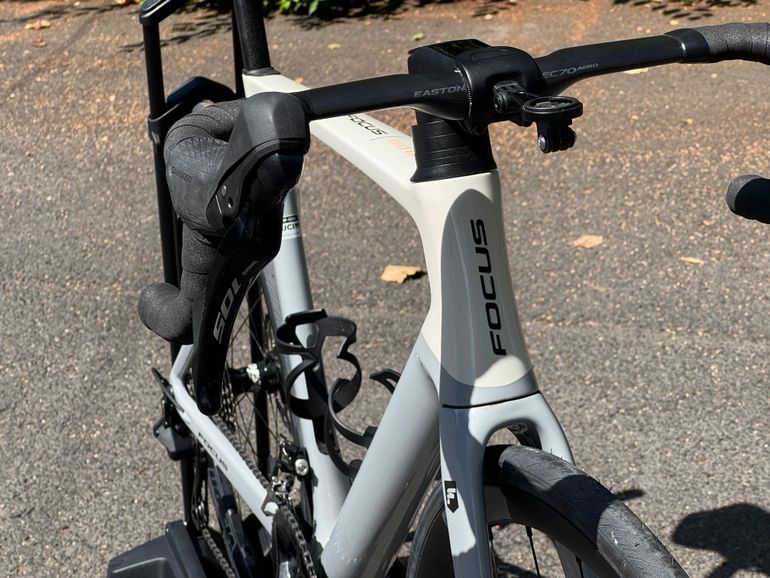 Brugt Focus IZALCO MAX 8.7 2024 2024 Road & Gravel — billede 11 af 19